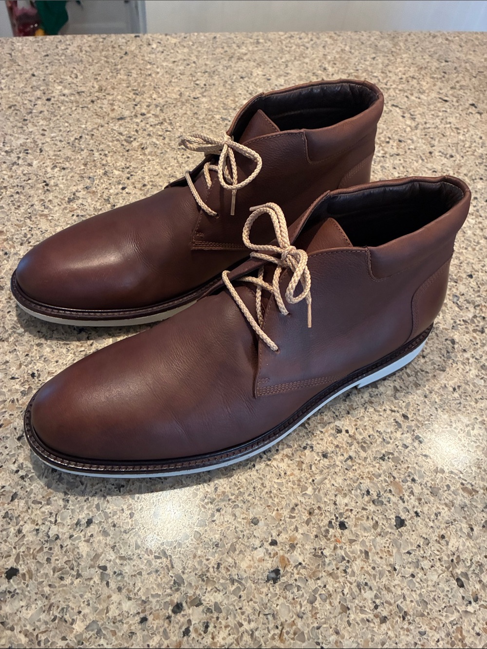 Johnston & Murphy Men's Dark Brown Leather Chukka Boots